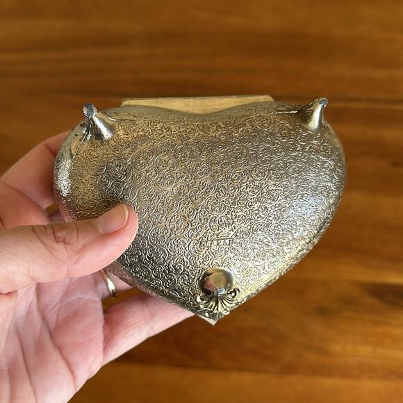 Vintage butterfly metal trinket dish shelf sitter - Picture 4 of 4